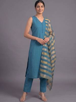 women regular kurta with trousers & with dupatta 6