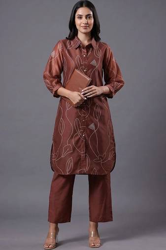 women ethnic motifs embroidered regular thread work chanderi silk kurta & trousers