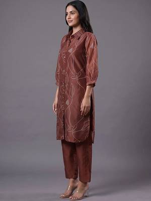 women ethnic motifs embroidered regular thread work chanderi silk kurta & trousers 2