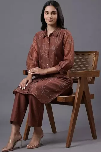women ethnic motifs embroidered regular thread work chanderi silk kurta & trousers