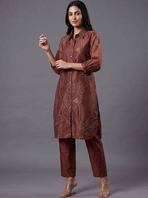women ethnic motifs embroidered regular thread work chanderi silk kurta & trousers 6