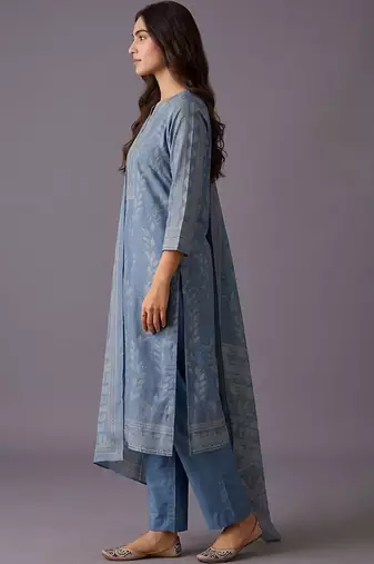 women ethnic motifs printed chanderi silk kurta with trousers & with dupatta