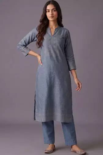 women ethnic motifs printed chanderi silk kurta with trousers & with dupatta