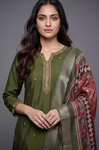 women ethnic motifs embroidered regular thread work kurta with trousers & with dupatta