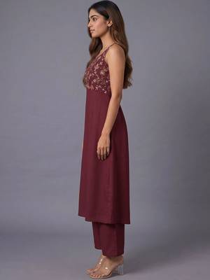 women floral embroidered regular thread work kurta with palazzos 2
