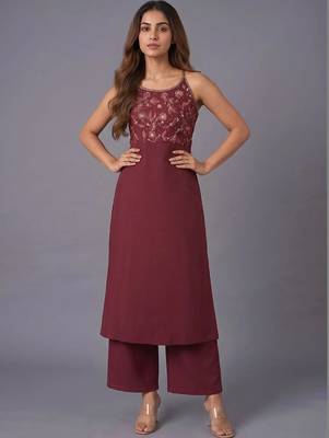 women floral embroidered regular thread work kurta with palazzos 6
