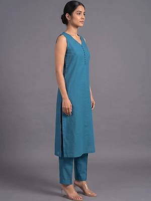 women regular kurta with trousers & with dupatta 2