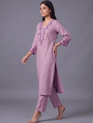 women ethnic motifs embroidered regular thread work kurta with trousers 6