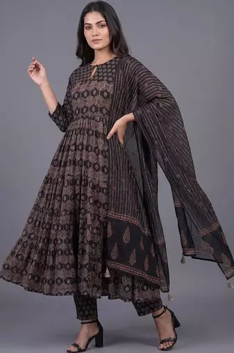 women ethnic motifs printed tiered kurta with trousers & with dupatta