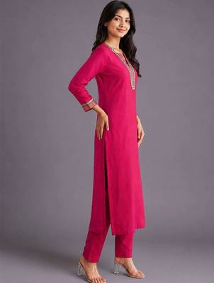 women ethnic motifs regular thread work kurta with trousers & with dupatta 2
