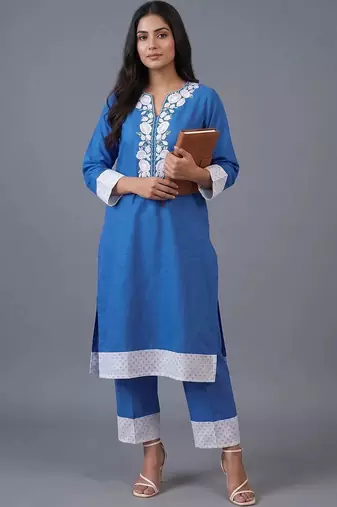 women ethnic motifs embroidered regular thread work kurta with trousers