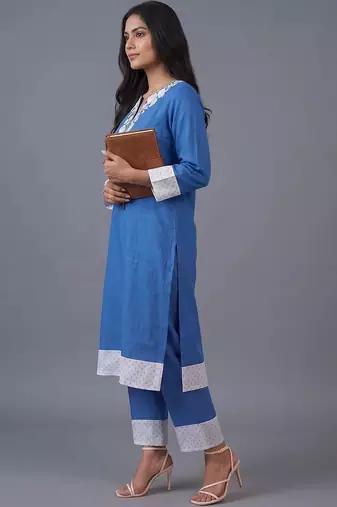 women ethnic motifs embroidered regular thread work kurta with trousers