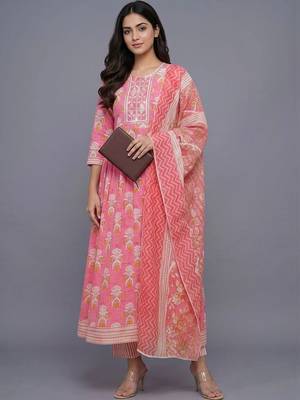 women ethnic motifs printed regular thread work kurta with trousers & with dupatta 1