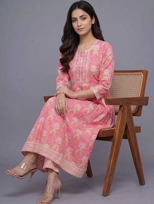women ethnic motifs printed regular thread work kurta with trousers & with dupatta 4