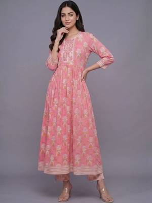 women ethnic motifs printed regular thread work kurta with trousers & with dupatta 6