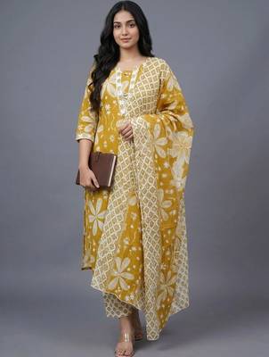 women floral printed regular kurta with trousers & with dupatta 1