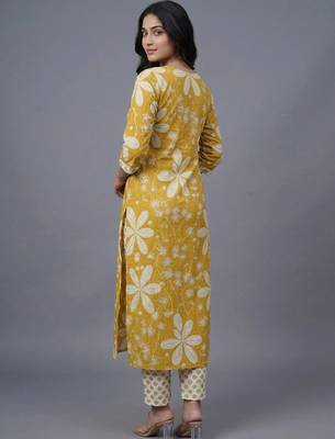 women floral printed regular kurta with trousers & with dupatta 3