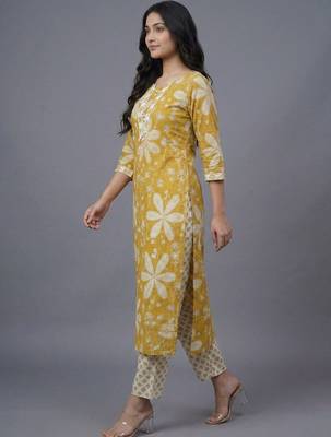 women floral printed regular kurta with trousers & with dupatta 4