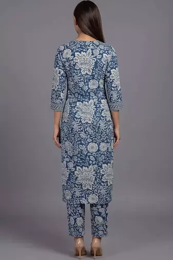 women floral printed regular kurta with trousers & with dupatta