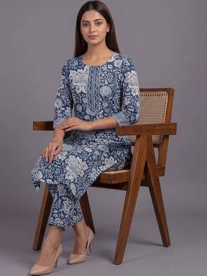 women floral printed regular kurta with trousers & with dupatta 4