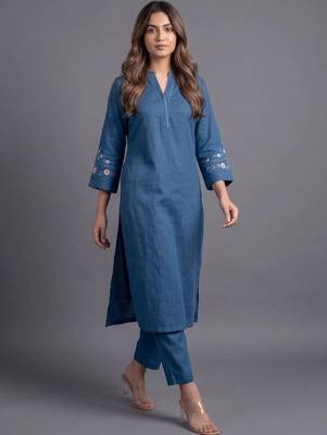 women ethnic motifs embroidered regular thread work kurta with trousers 5