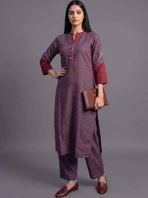 women regular kurta with trousers 1