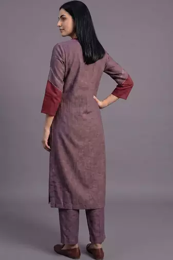 women regular kurta with trousers