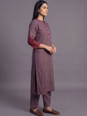 women regular kurta with trousers 6
