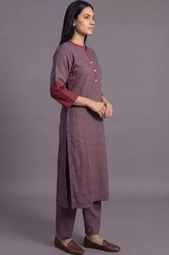 women regular kurta with trousers
