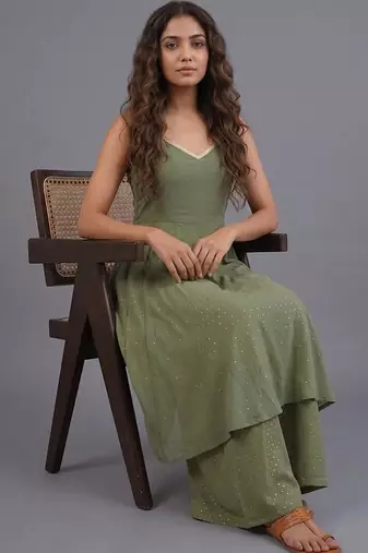 women ethnic motifs printed layered kurta with palazzos & with dupatta