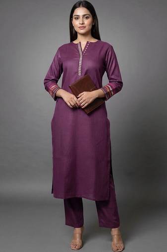 women ethnic motifs regular thread work kurta with trousers