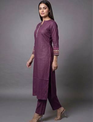 women ethnic motifs regular thread work kurta with trousers 2