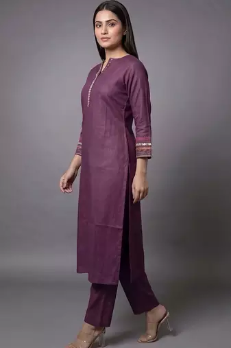 women ethnic motifs regular thread work kurta with trousers