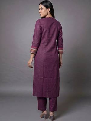 women ethnic motifs regular thread work kurta with trousers 3