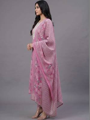 women ethnic motifs printed regular thread work cotton kurta with trousers & with dupatta 2