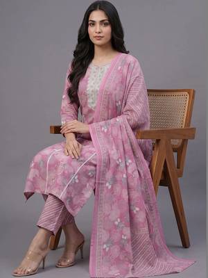 women ethnic motifs printed regular thread work cotton kurta with trousers & with dupatta 4