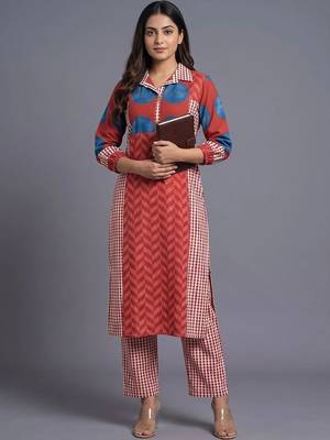 women printed regular kurta with trousers 1
