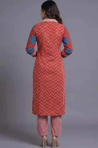 women printed regular kurta with trousers