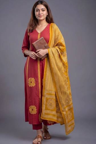 women ethnic motifs printed regular cotton kurta with trousers & with dupatta