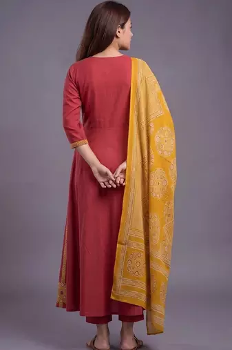 women ethnic motifs printed regular cotton kurta with trousers & with dupatta