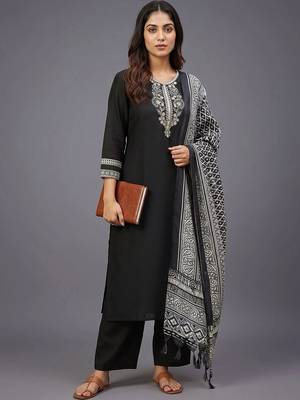 women ethnic motifs embroidered regular thread work kurta with palazzos & with dupatta 1