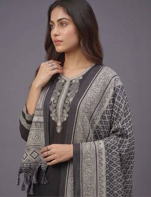 women ethnic motifs embroidered regular thread work kurta with palazzos & with dupatta 4