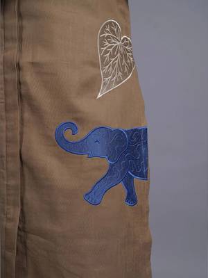 women ethnic motifs embroidered regular thread work kurta with trousers 7
