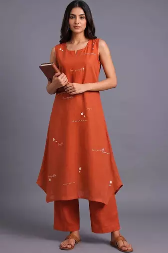 women embroidered regular thread work kurta with trousers