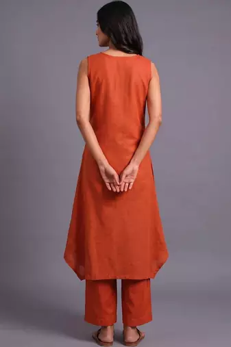 women embroidered regular thread work kurta with trousers