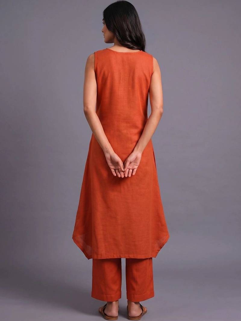 women embroidered regular thread work kurta with trousers