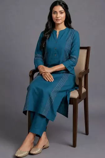 women striped regular kurta with trousers