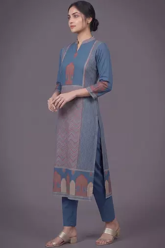 women ethnic motifs printed regular kurta with trousers