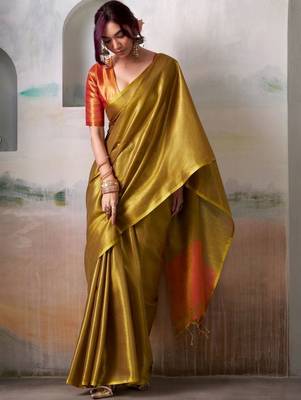 Gold zari tissue woven design saree with contrast blouse piece 2
