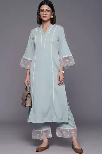 women regular silk crepe kurta with trousers